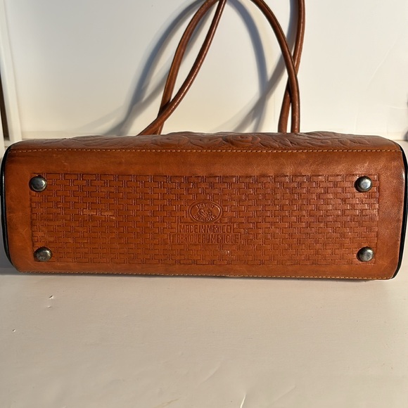 Vintage Embossed Leather Bag - Picture 5 of 10